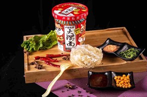 Лапша панда OMG остро пряная 飘香麻辣味 (красная) 139г/12шт Коробка /1268-2